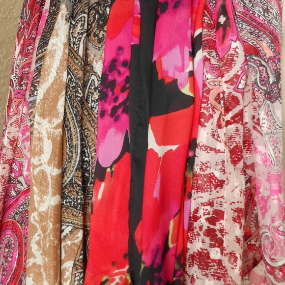 Bundled ** 4 ** Scarfs Grab Bag GIFT